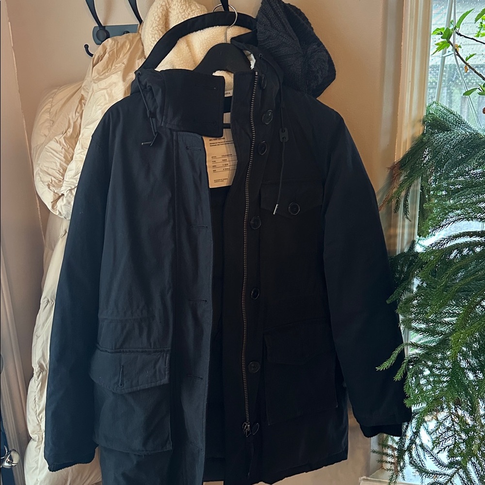 Aritzia Community cargo puffer parka coat